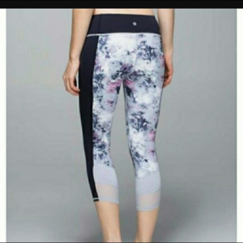 Lululemon floral crop